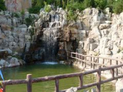 �@���쾰�жѯBɽʯ��ע���c(di��n)